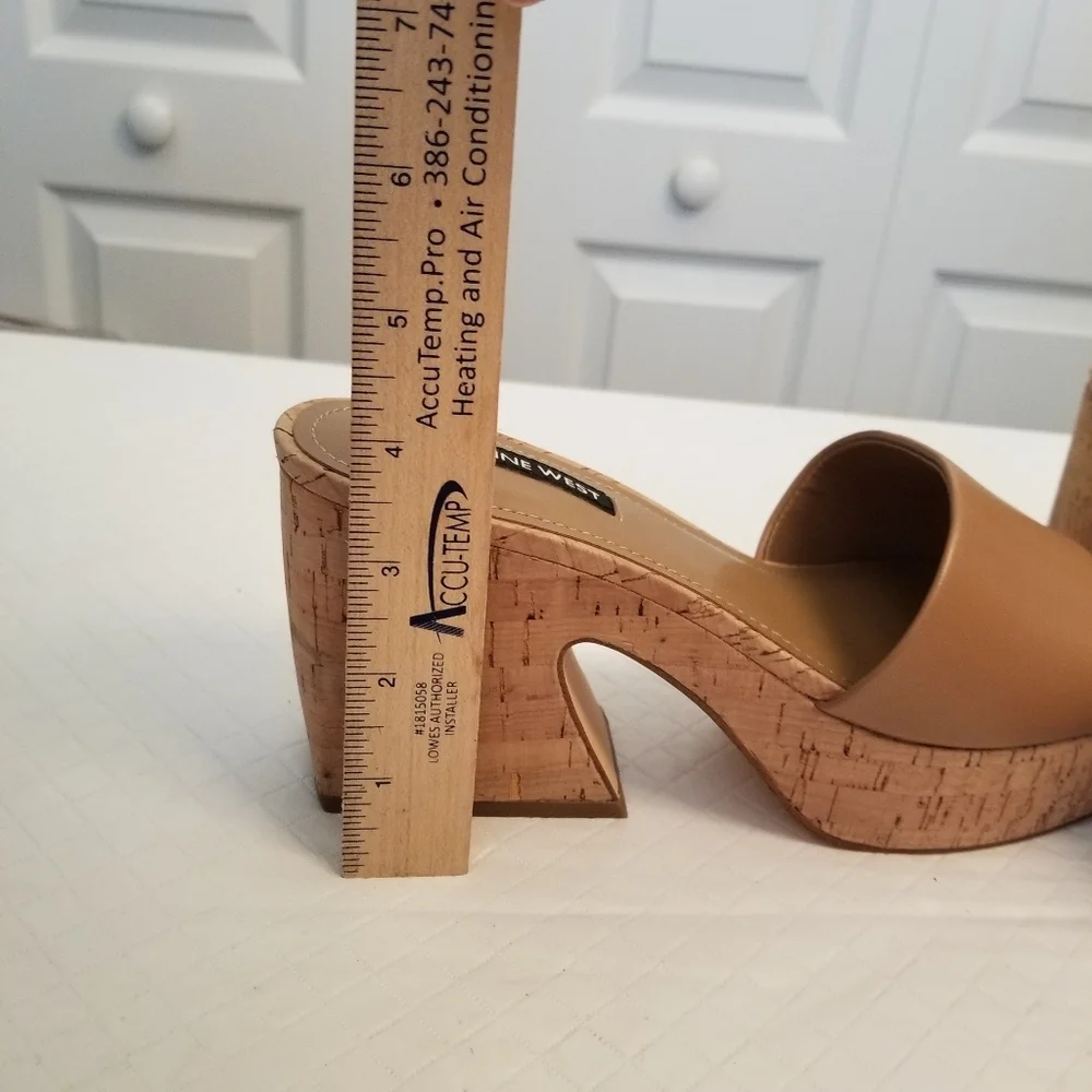 Nine West Sandals Wnoklee8 Size 8M Beige Block 3.5 Inch Heel - Picture 2 of 6